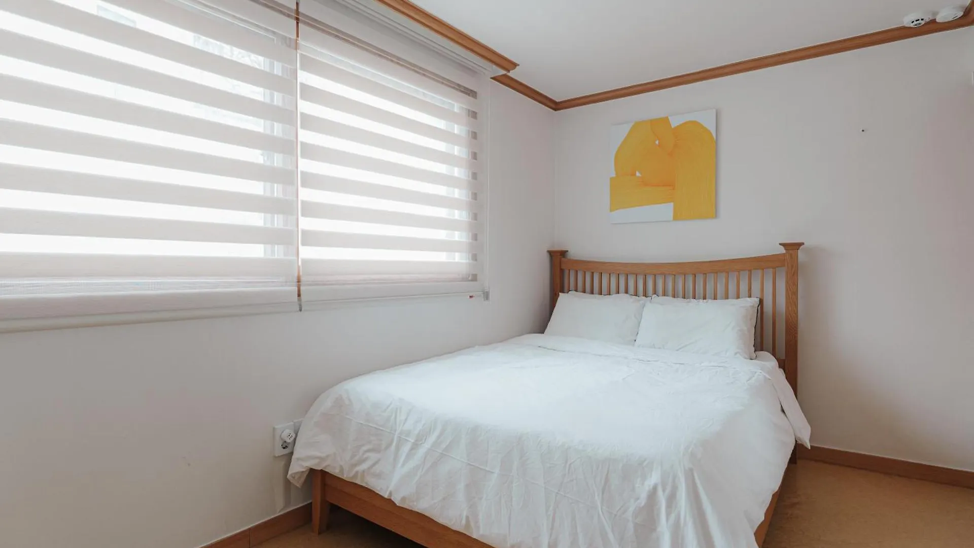Comfortable Home 10 Min From Hongik University, 5Min From Gajwa Station With Baby Products, 4 Bedrooms 8 People Szöul Apartman