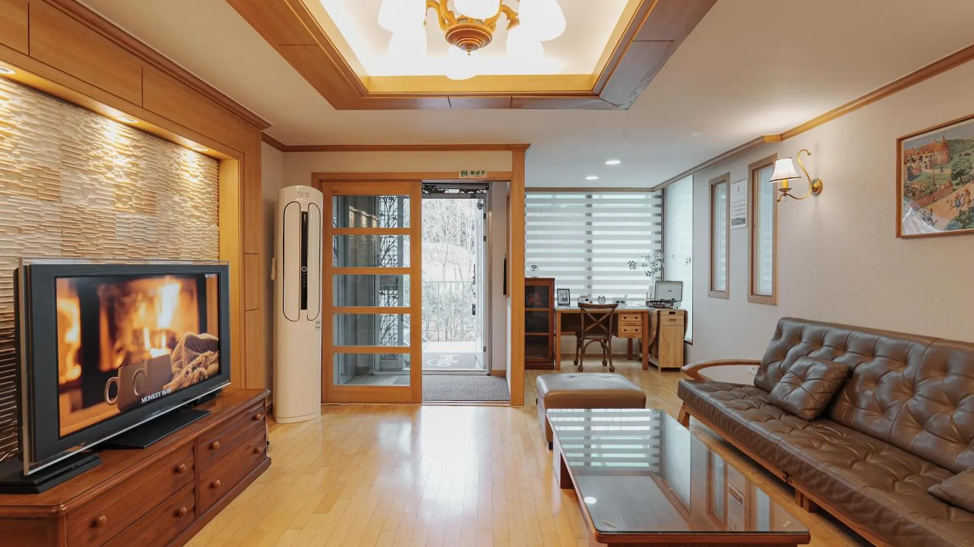 Apartment Comfortable Home 10 Min From Hongik University, 5Min From Gajwa Station With Baby Products, 4 Bedrooms 8 People