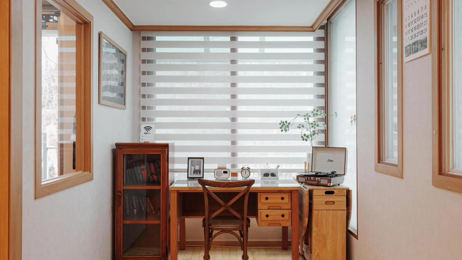 Apartment Comfortable Home 10 Min From Hongik University, 5Min From Gajwa Station With Baby Products, 4 Bedrooms 8 People South Korea